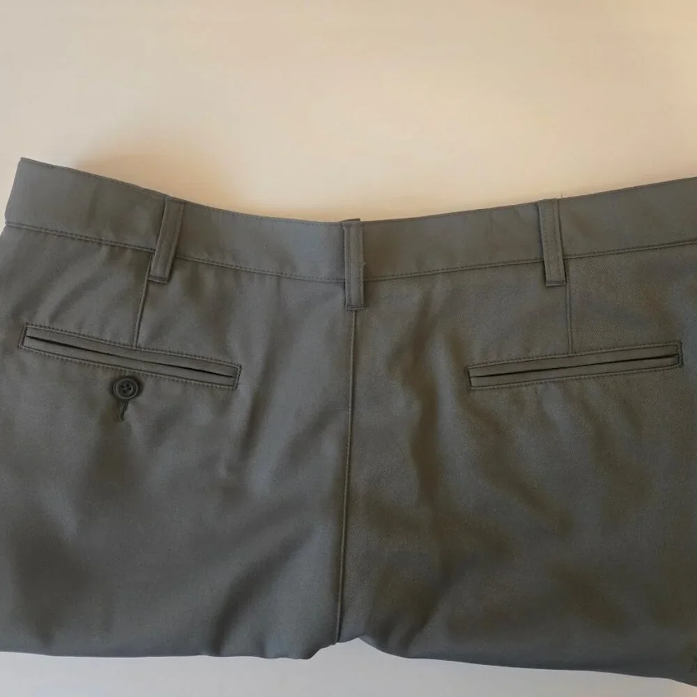 Men's‎ PGA Tour light olive green golf shorts Size 38